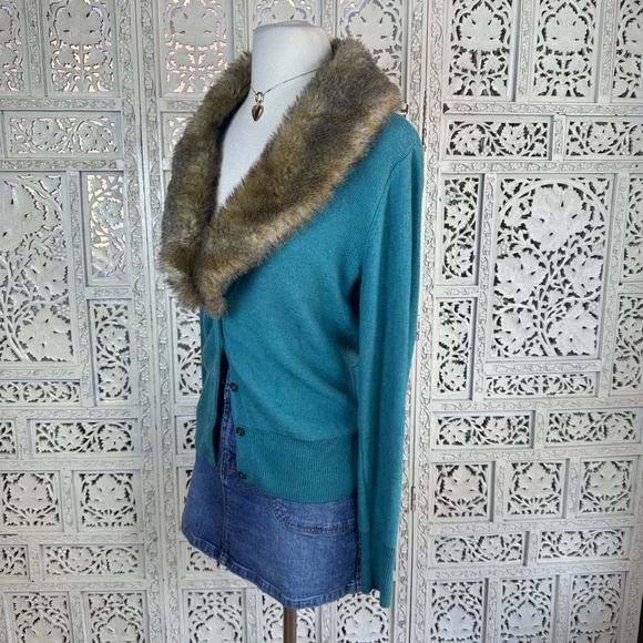 cAbi Blue Teal Faux Fur Collar Button Up Long Sleeve Coquette Twee Cardigan Sz S - Picture 6 of 9